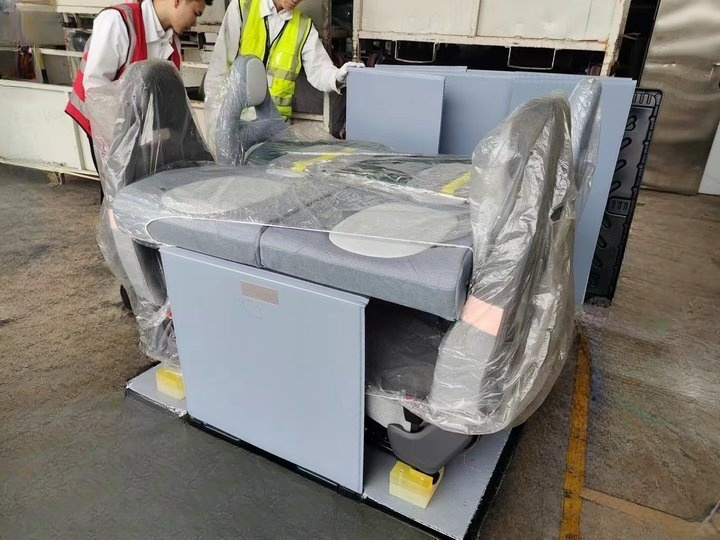 Automotive reusable bulk boxes Wiederverwendbare Großbehälter für die Automobilindustrie