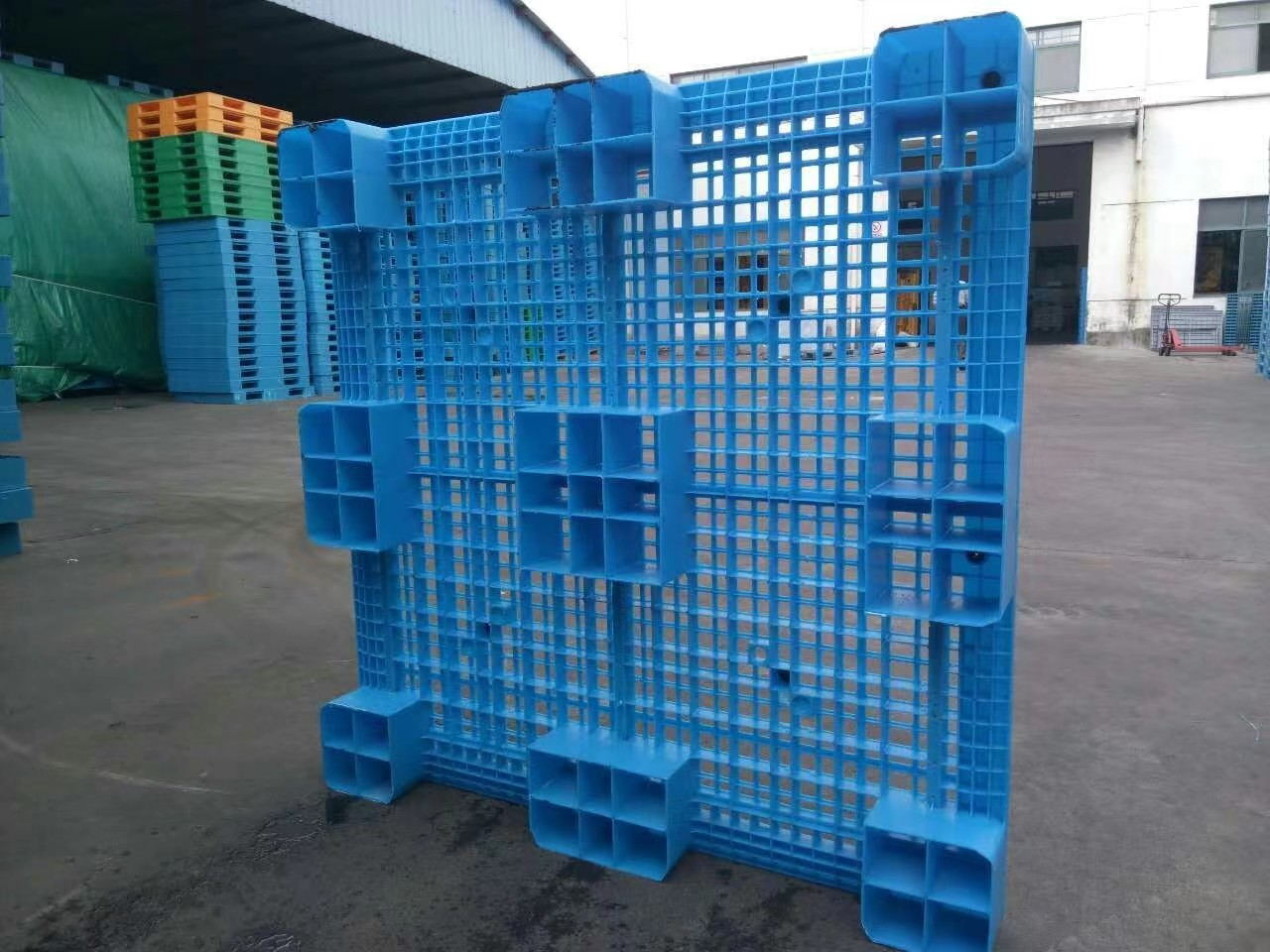 Große quadratische Bodenpaletten aus feuerhemmendem Mesh-Kunststoff