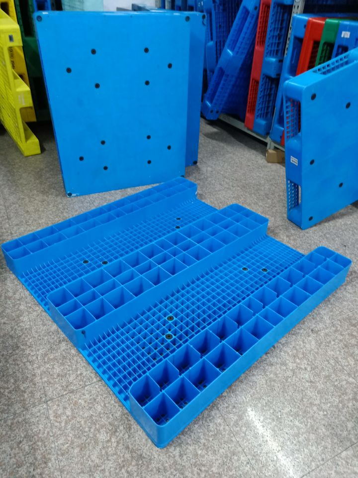 Wiederverwendbare quadratische HDPE-Kunststoffpaletten mit niedrigem Profil für Gabelstapler
