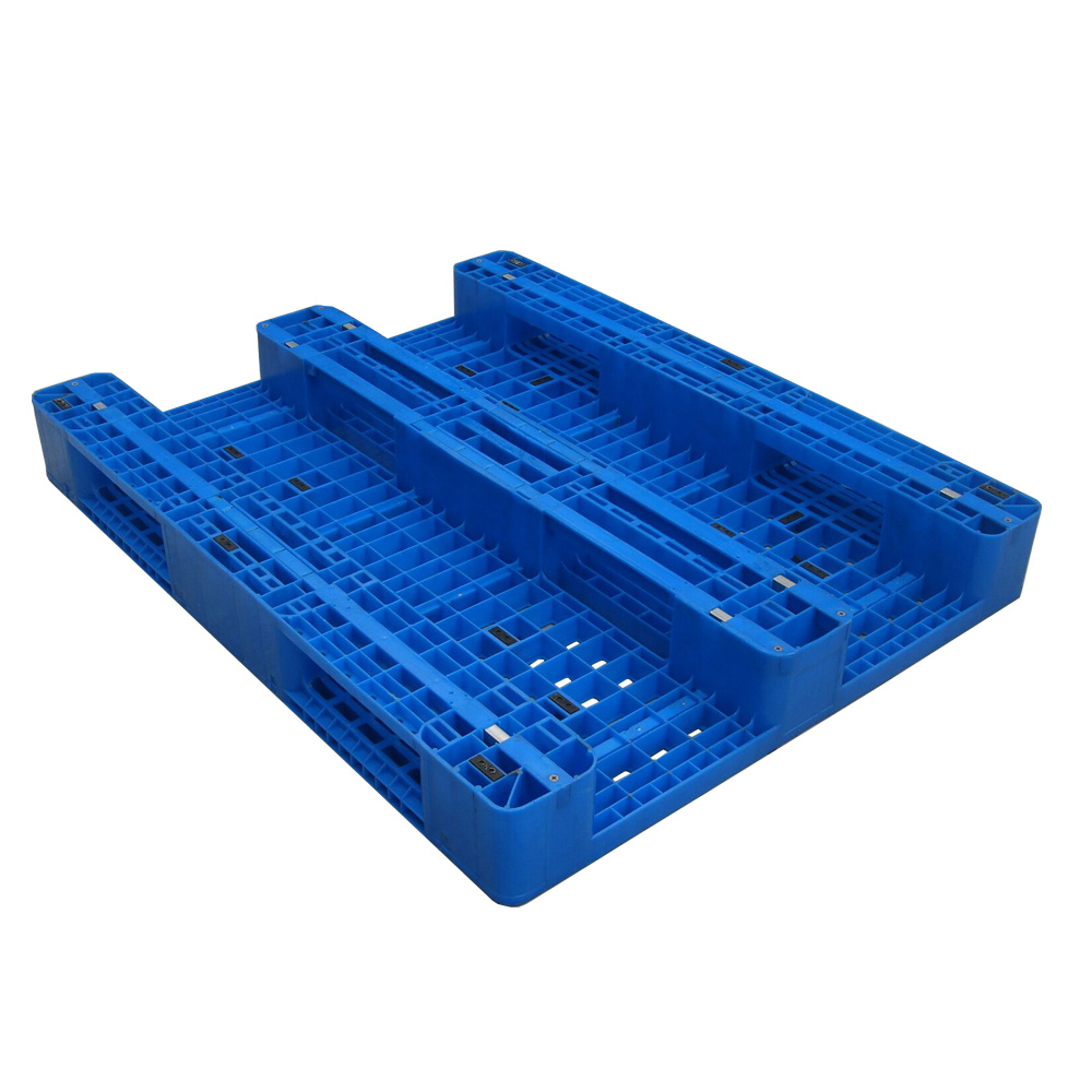 Offene Kunststoffpalette mit 3 Kufen