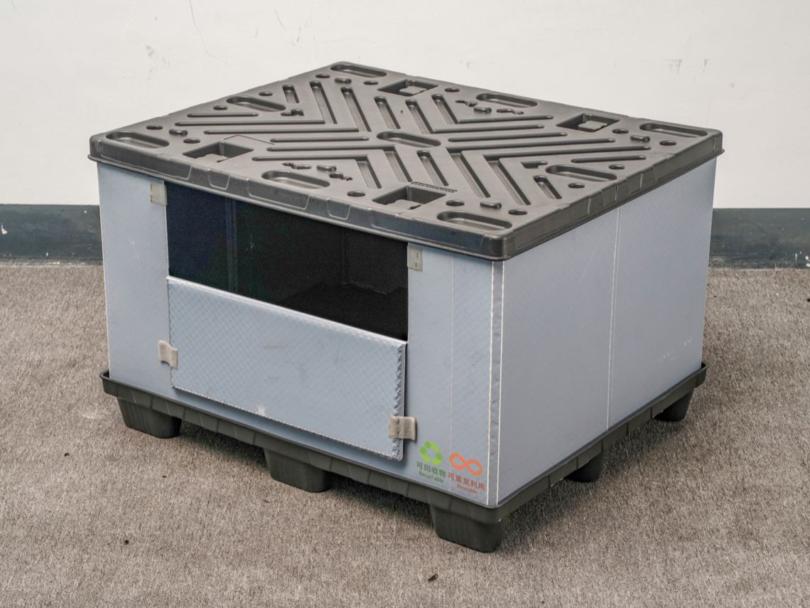 Zusammenklappbarer Plastikhüllen-Packbehälter