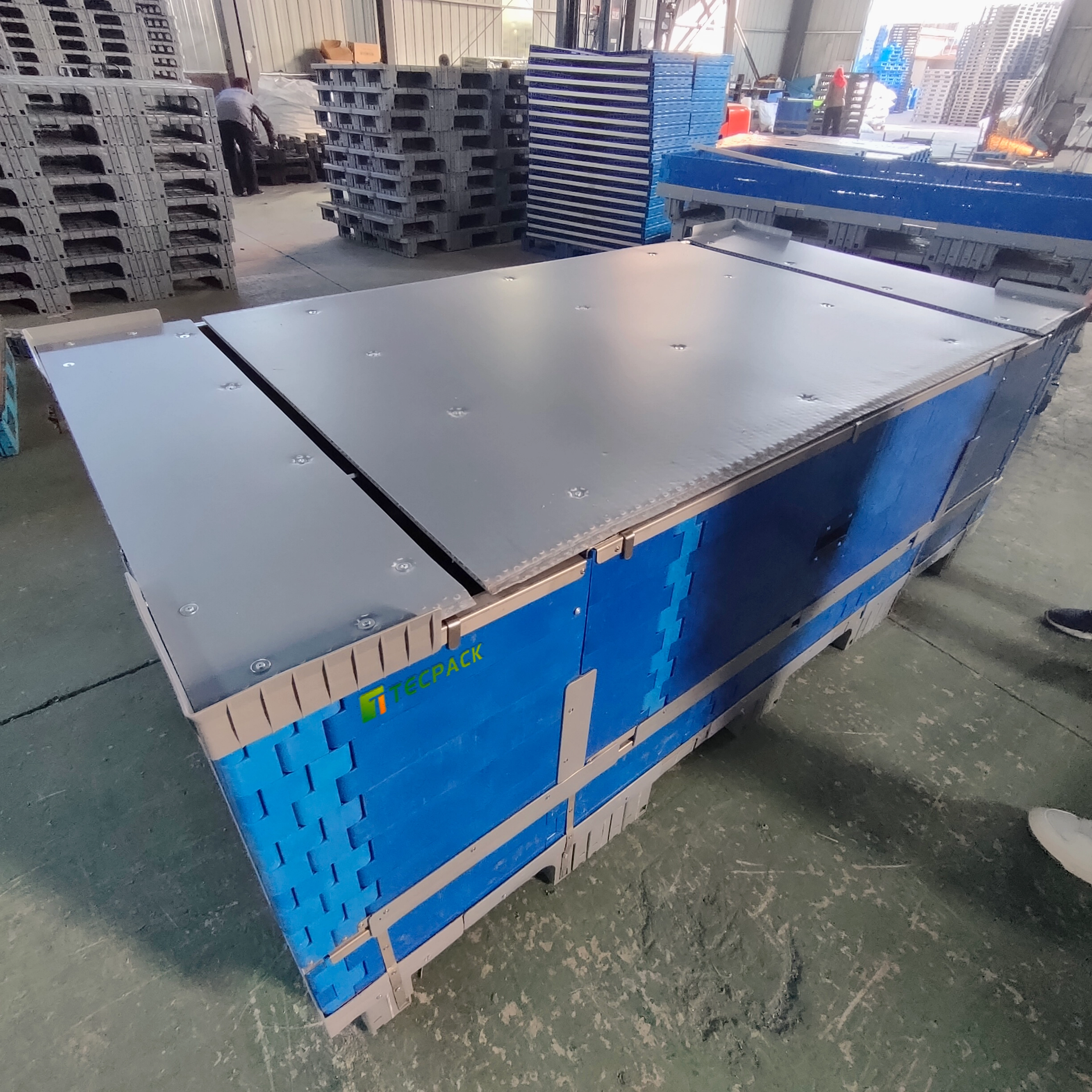 Custom plastic pallet boxes 2300x1200x680_2448_2448 Kundenspezifische Palettenboxen aus Kunststoff 2300x1200x680_2448_2448