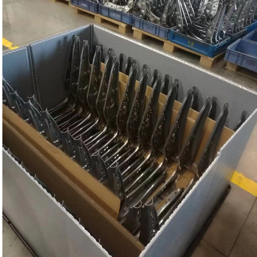 Automotive Plastic Pallet Boxes_1088_1088 Kunststoffpalettenboxen für die Automobilindustrie_1088_1088