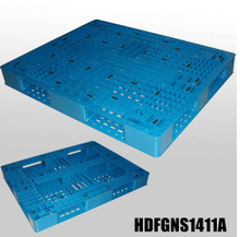 Stapelbare Kunststoffpalette mit vollem Umfang L1400*B1100*H150