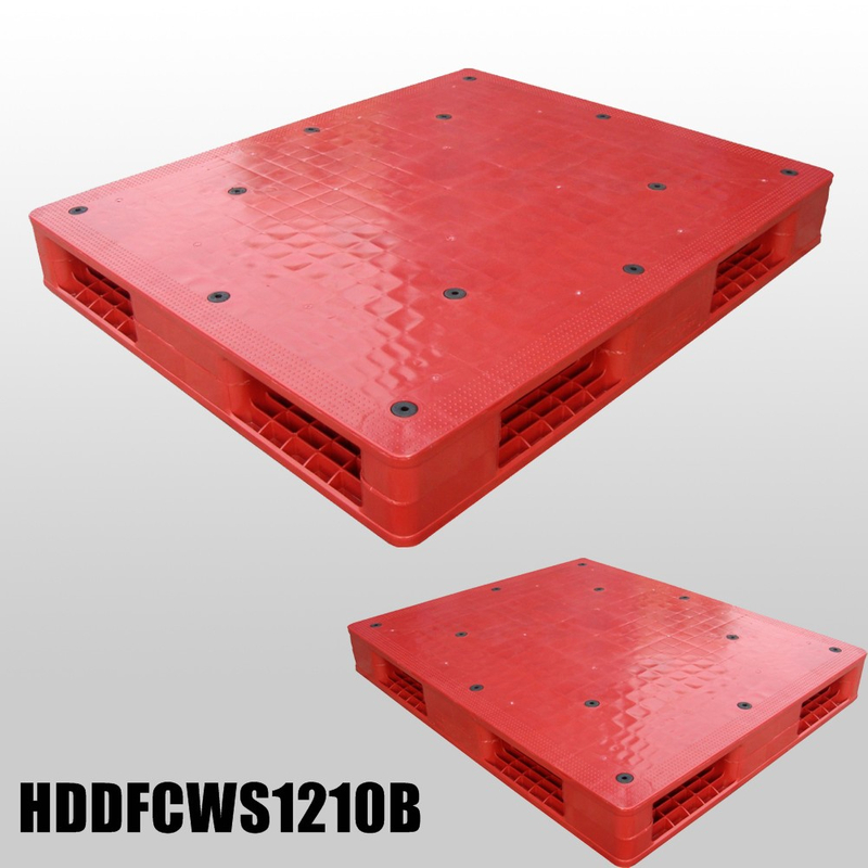 1200 x 1000 rote Lagerhalle, die flache, wendbare Kunststoffpaletten stapelt