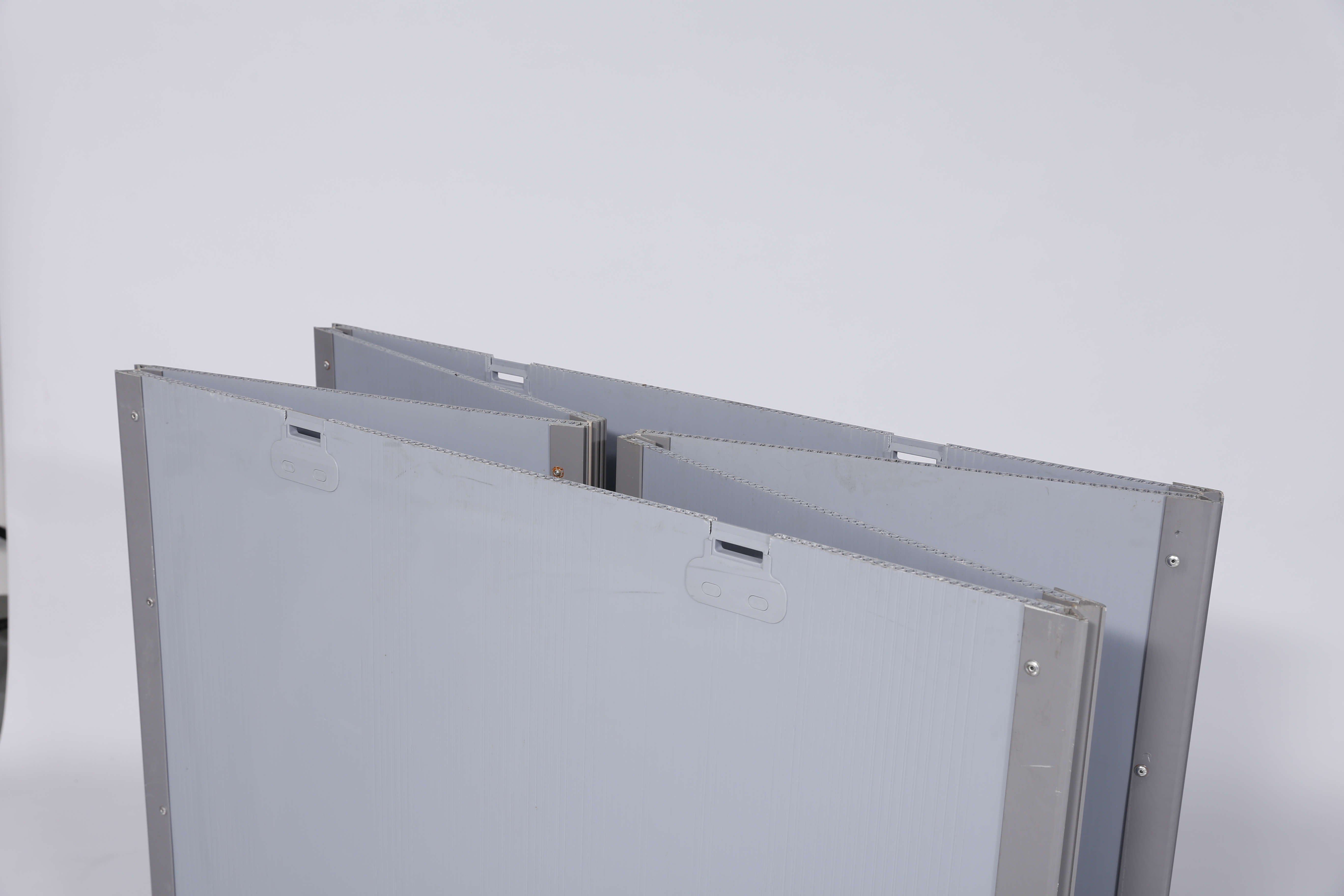 Wiederverwendbare Wellpappe-Kunststoffboxen, PP-&Auml;rmel, faltbare Kunststoffbox mit Palette und Deckel