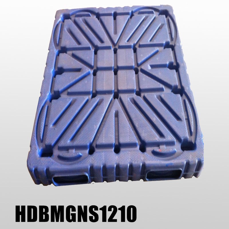 Blasgeformte Kunststoffpalette