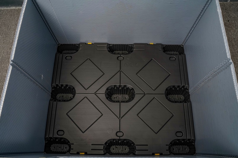 1200 x 1000 große, faltbare Palettenbox aus Kunststoff