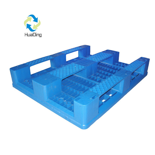 Recycelbare, regalfähige Transportpalette aus Kunststoff zu verkaufen