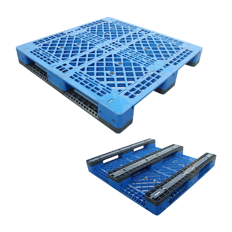 Offene Decks-Kunststoffpalette im Lager