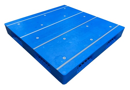 Kunststoffpalette mit geschlossenem Deck