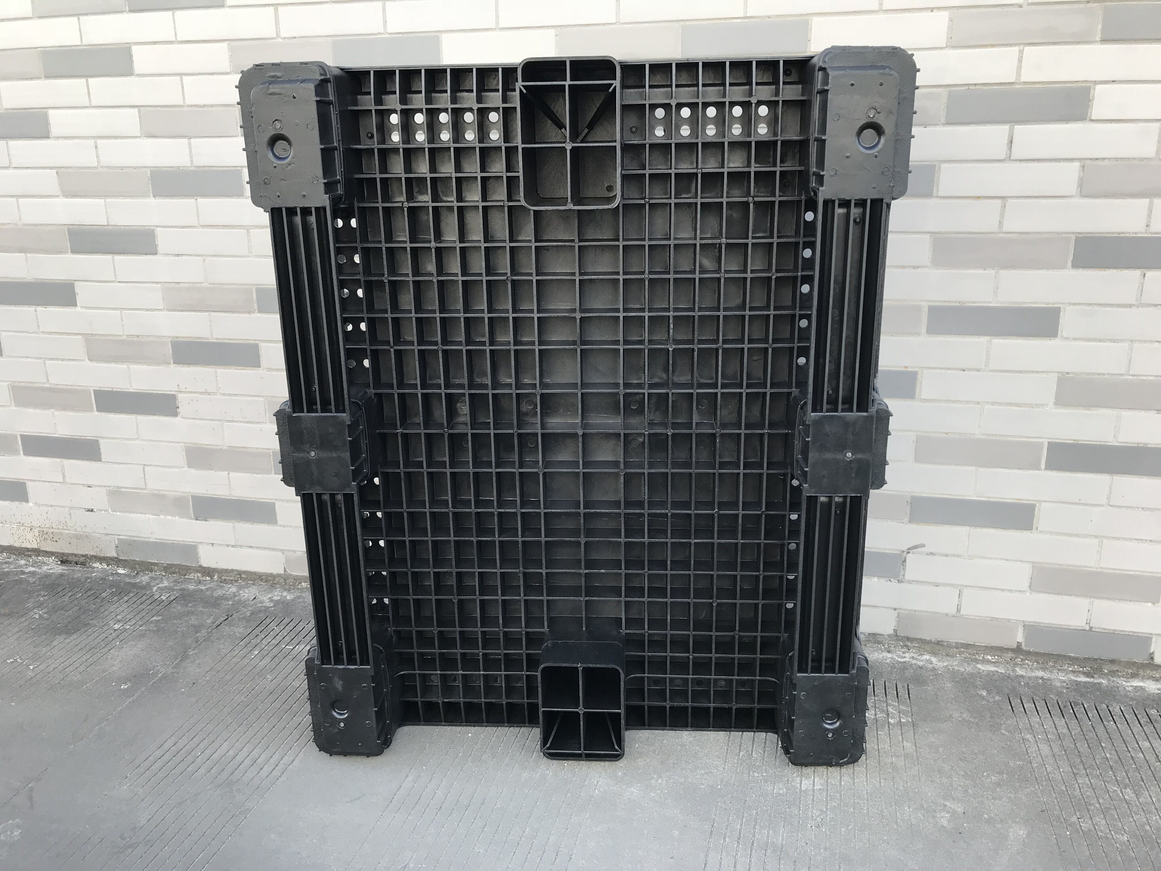 Großlagerbehälter mit Deckel