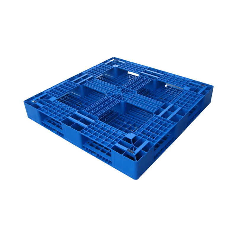 Industrieregalfähige Kunststoffpalette mit 3 Kufen 