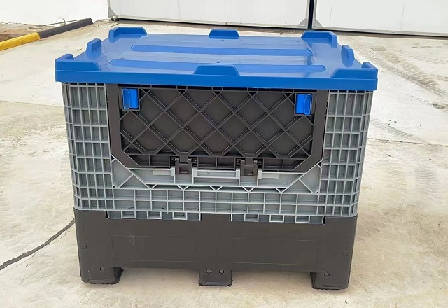 Wiederverwendbarer zusammenklappbarer Palettenbehälter aus Kunststoff mit Deckel