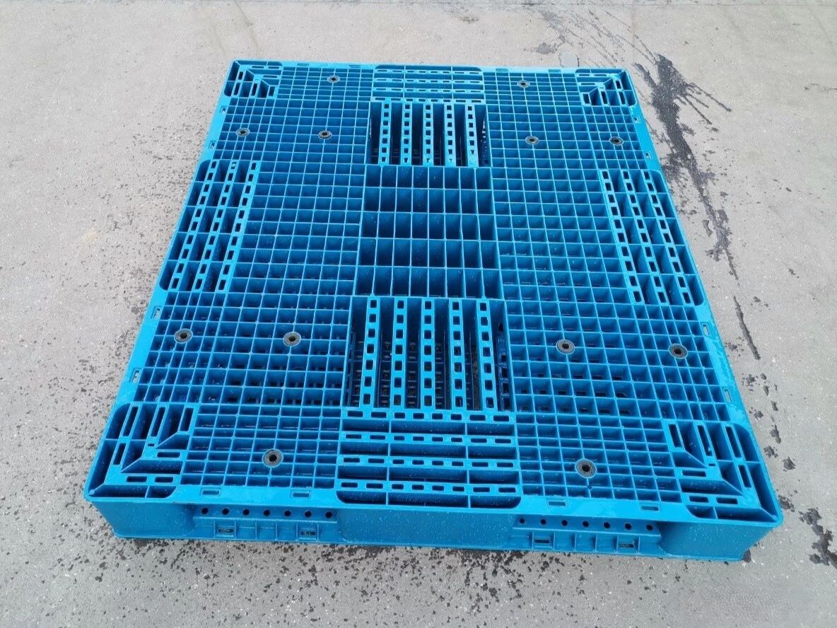 Stapelbare, umkehrbare Kunststoffpalette mit offenem Deck aus industriellem HDPE