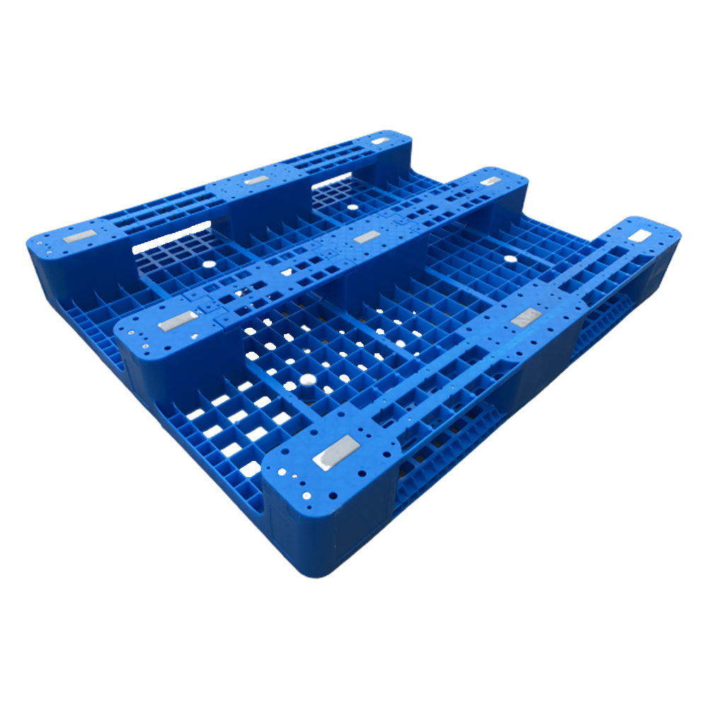  Offene Kunststoffpaletten mit 3 Kufen und ISO-verstärkten Stahlrohren