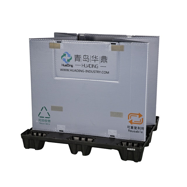 Faltbare Kunststoffh&uuml;lle mit Palette und Deckel