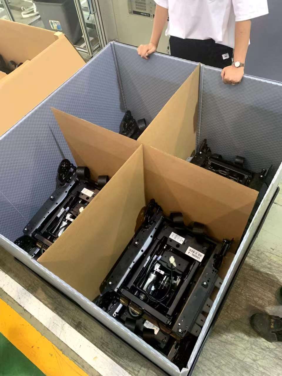 Custom AutoParts Packs Kundenspezifisches Stauholz und Paletten