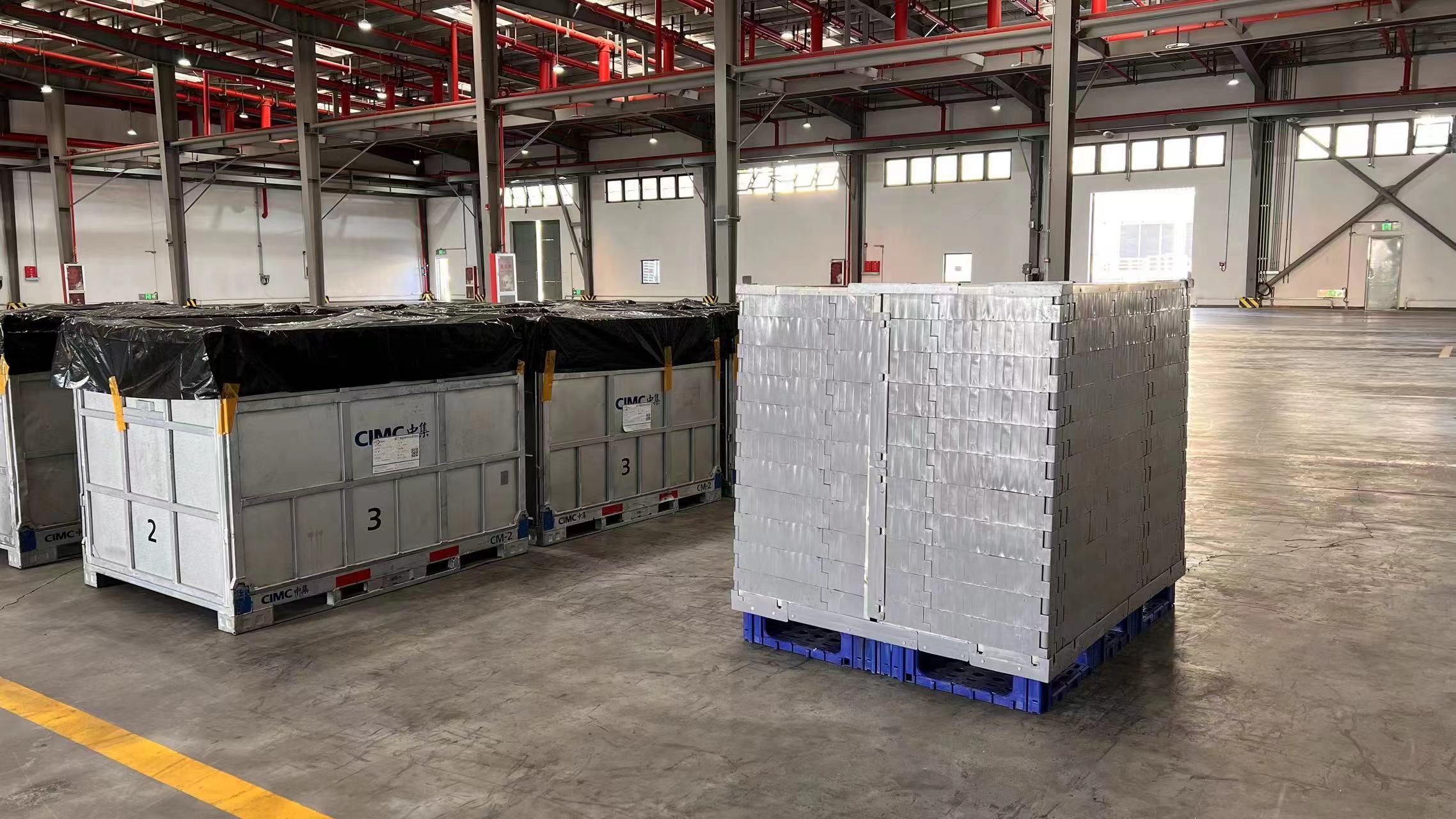 Maßgeschneiderte Lösungen für modulare Paletten und Faltboxen