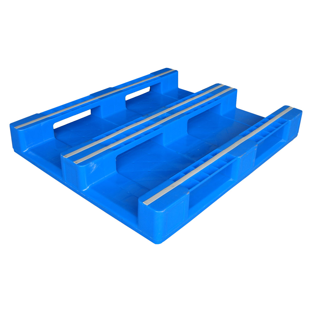 Stahlverstärkte, regalfähige, geschlossene Kunststoffpalette mit flachem Deck