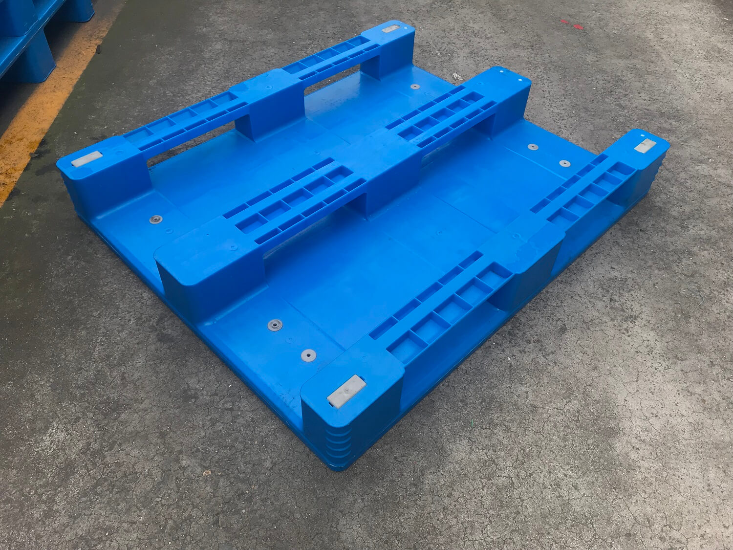 1200 x 1000 Hygiene-Hochleistungspaletten aus massivem, regalfähigem Kunststoff