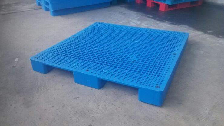 Wiederverwendbare quadratische HDPE-Kunststoffpaletten mit niedrigem Profil für Gabelstapler