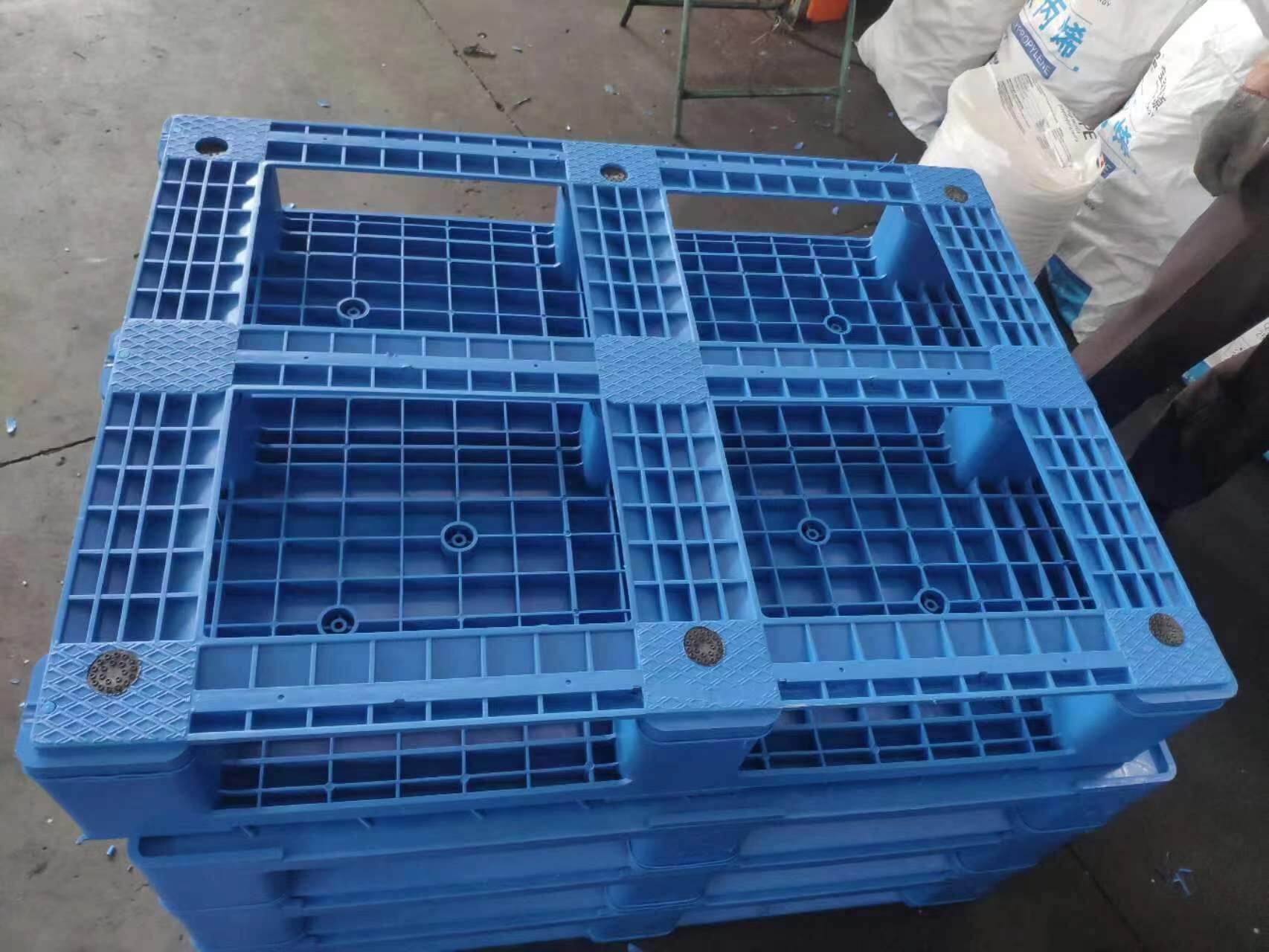 Spezielle, leichte, rutschfeste Vollkunststoffpaletten mit Lippe