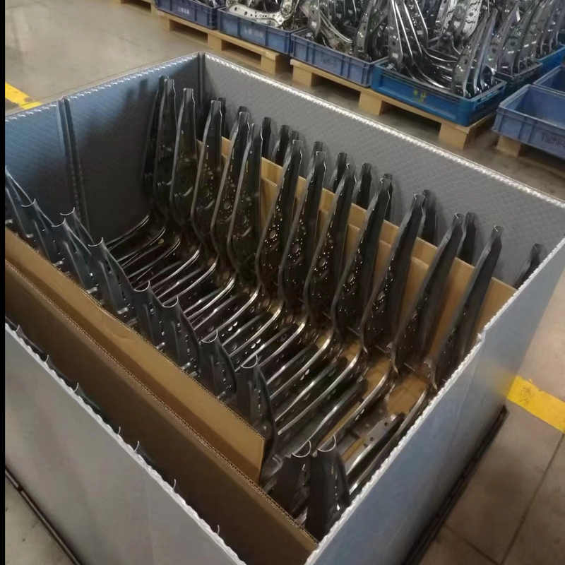 TecPack Boxes Kunststoffbehälter für die Verpackung von Automobilteilen