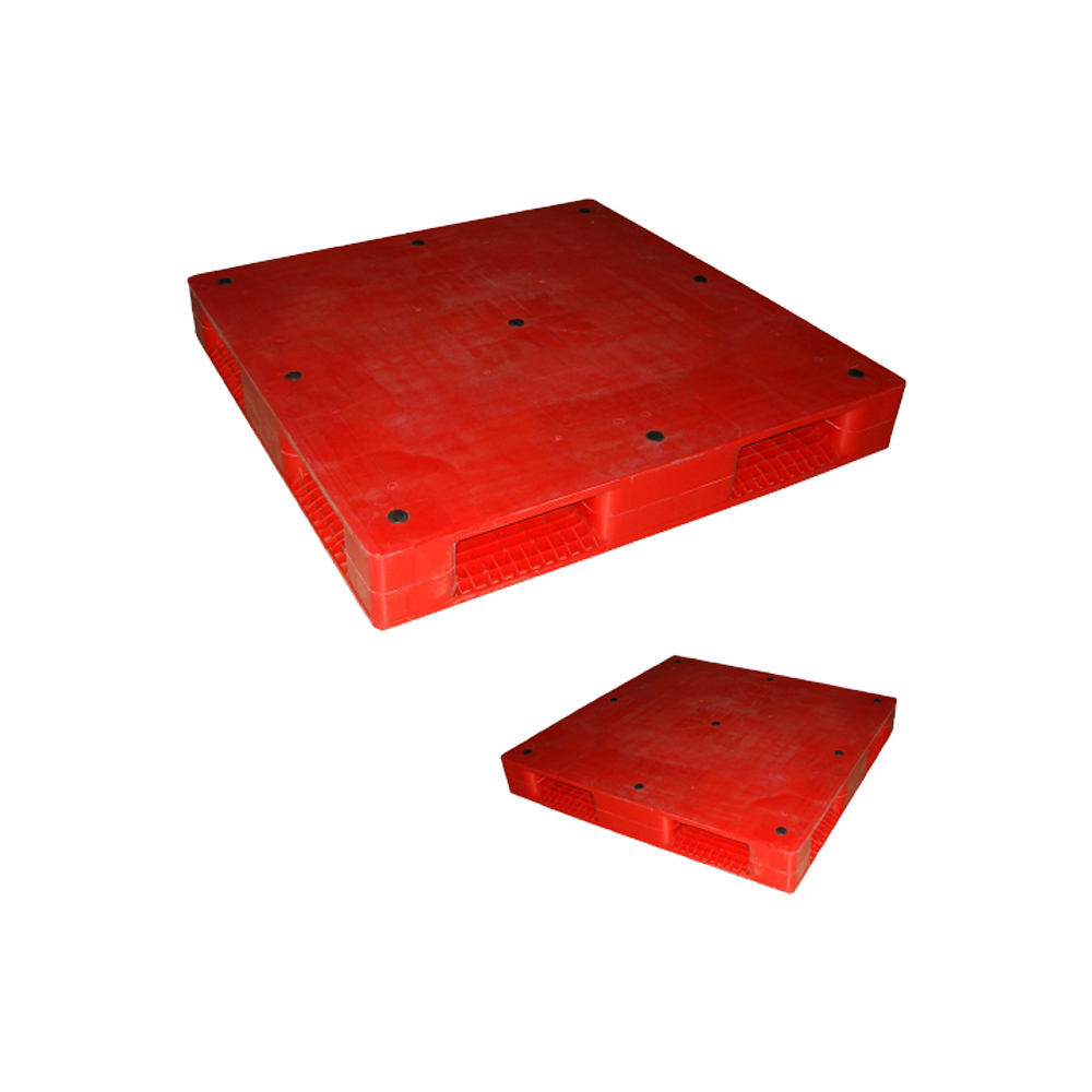 Gestapelte Kunststoffpaletten für Gabelstapler zu verkaufen 