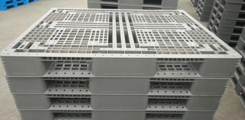 1410 x 1110 graue robuste stapelbare Lebensmittelpaletten aus Kunststoff