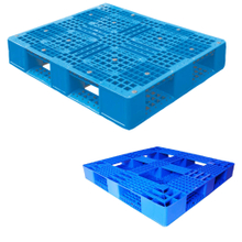 Rackfähige Kunststoffpaletten. Industrielle Kunststoffpaletten 