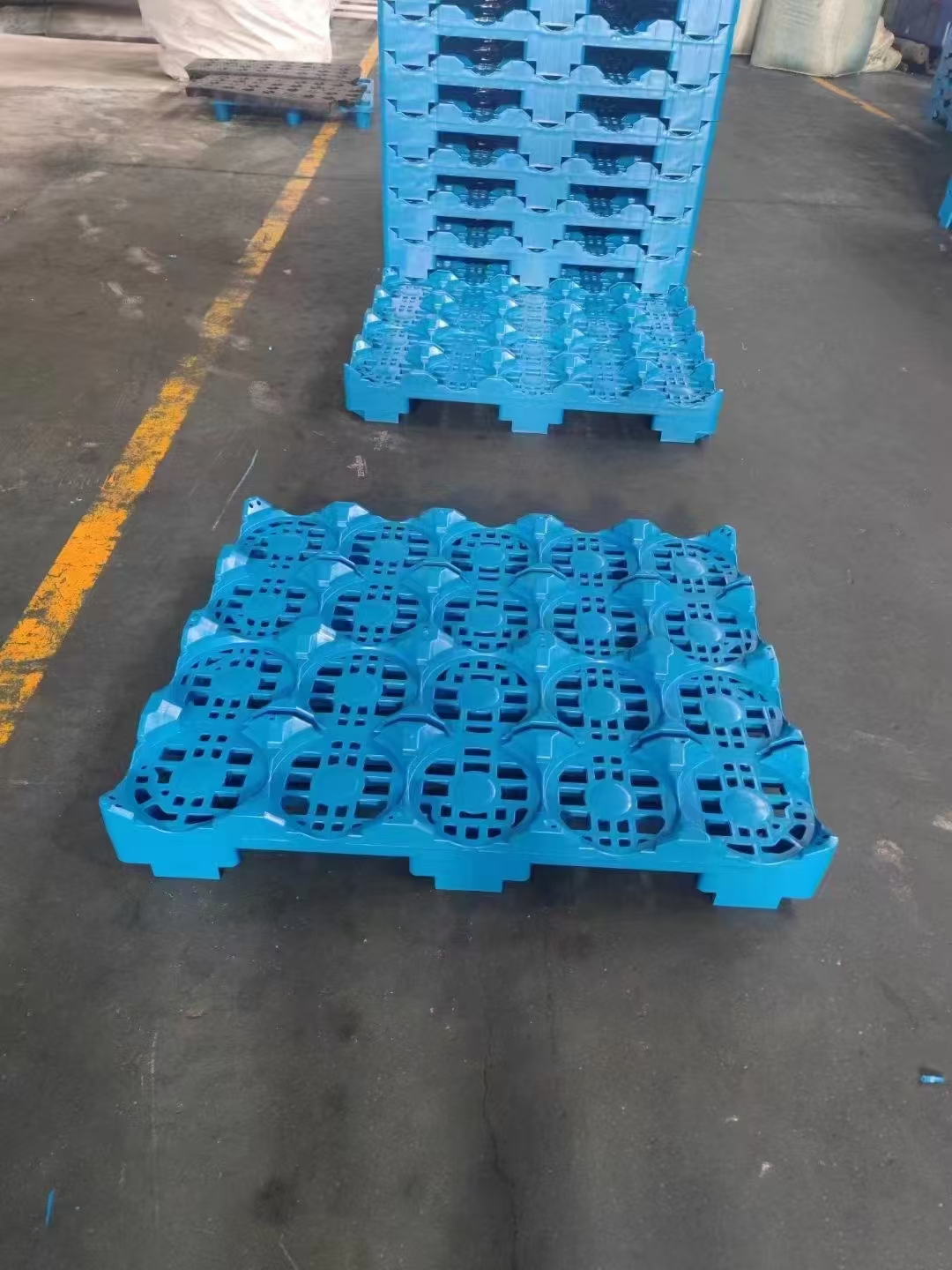 Stapelbare Kunststoffpalette für Wasserflaschen mit hoher Kapazität