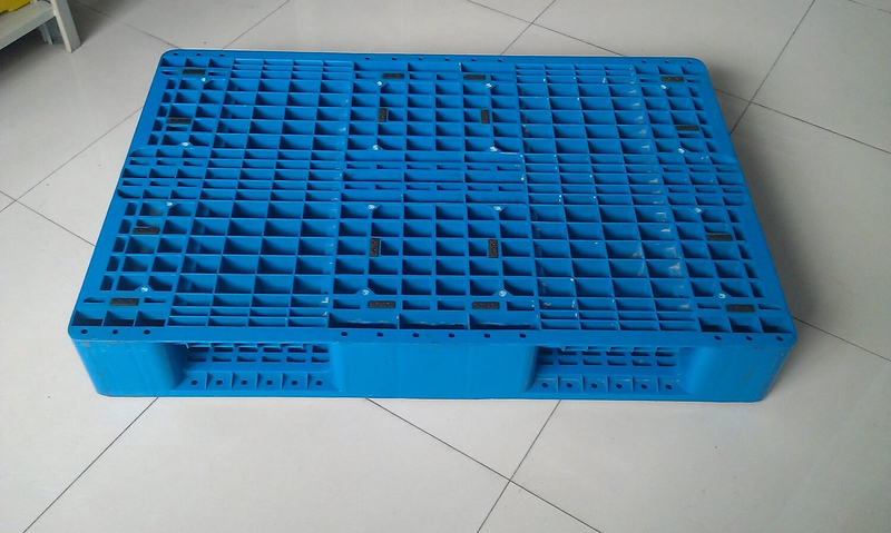 32 x 48 Industriestahlverstärkte Europaletten aus recyceltem Kunststoff