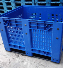 Große, stapelbare, belüftete Lagerbehälter aus Kunststoffpaletten