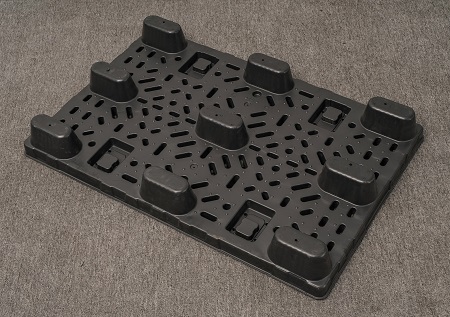 Wiederverwendbare Umzugs- und Aufbewahrungsboxen aus massivem Kunststoff mit Palettenhülle