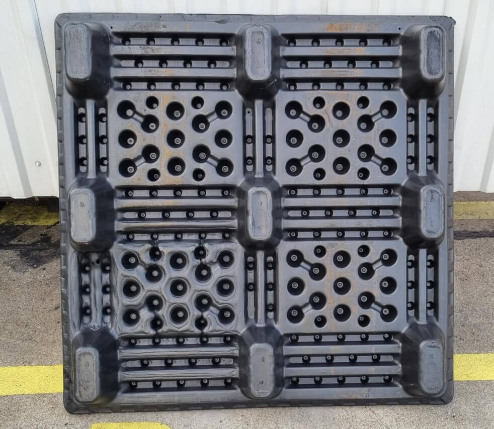 Schwarze, quadratische, stabile, schachtelbare Versandpaletten aus recyceltem Kunststoff