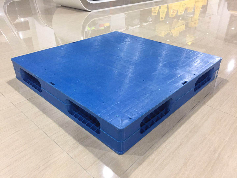 1100 x 1100 blaue, umkehrbare, stapelbare HDPE-Lagerpaletten aus Kunststoff