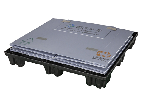 Stapeln von Wendekartons